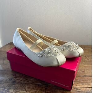 Dream Pairs Ivory Ballet Flats‎ NIB Size 4